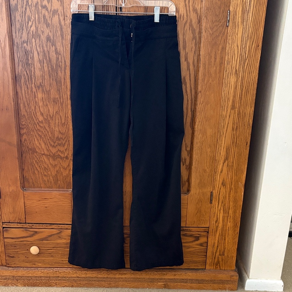 Forever 21 Black Elastic Waist Pants